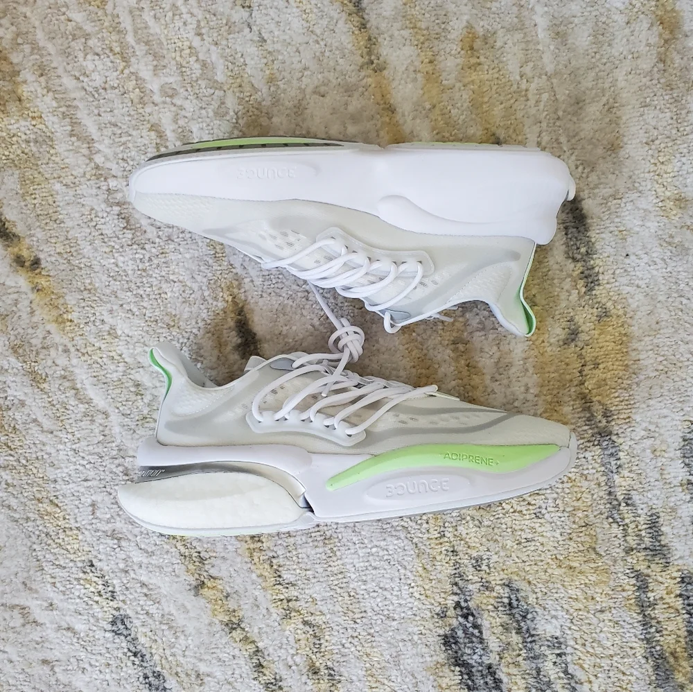 NEW Adidas Alphaboost V1